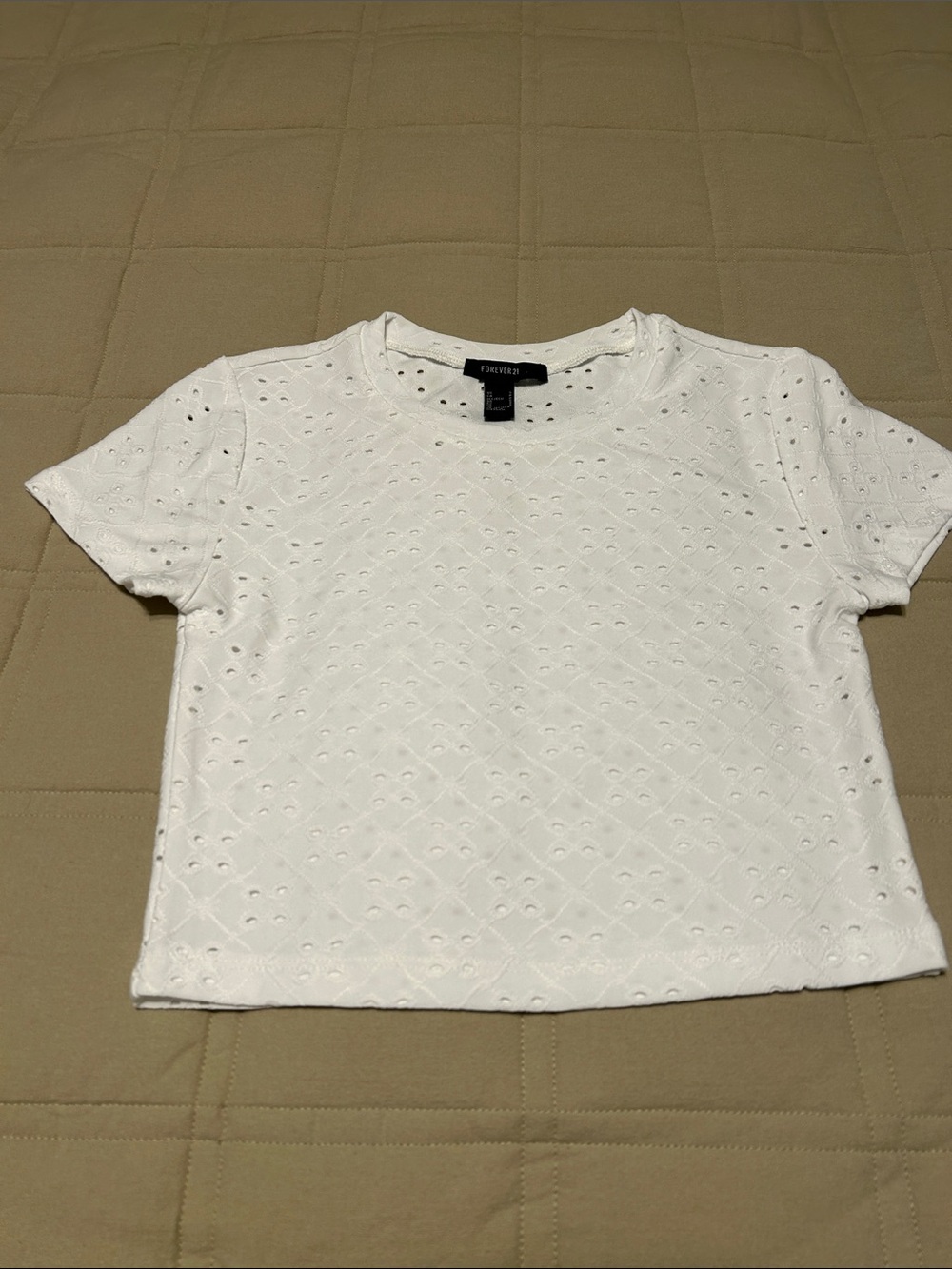 Forever 21 White Eyelet Crewneck Short Sleeve Top